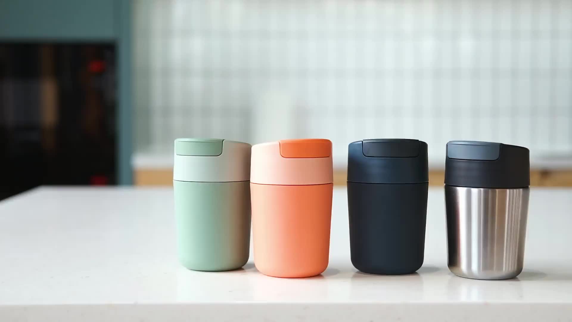 Sipp™ Travel Mug with Hygienic Lid - Green | Joseph Joseph US